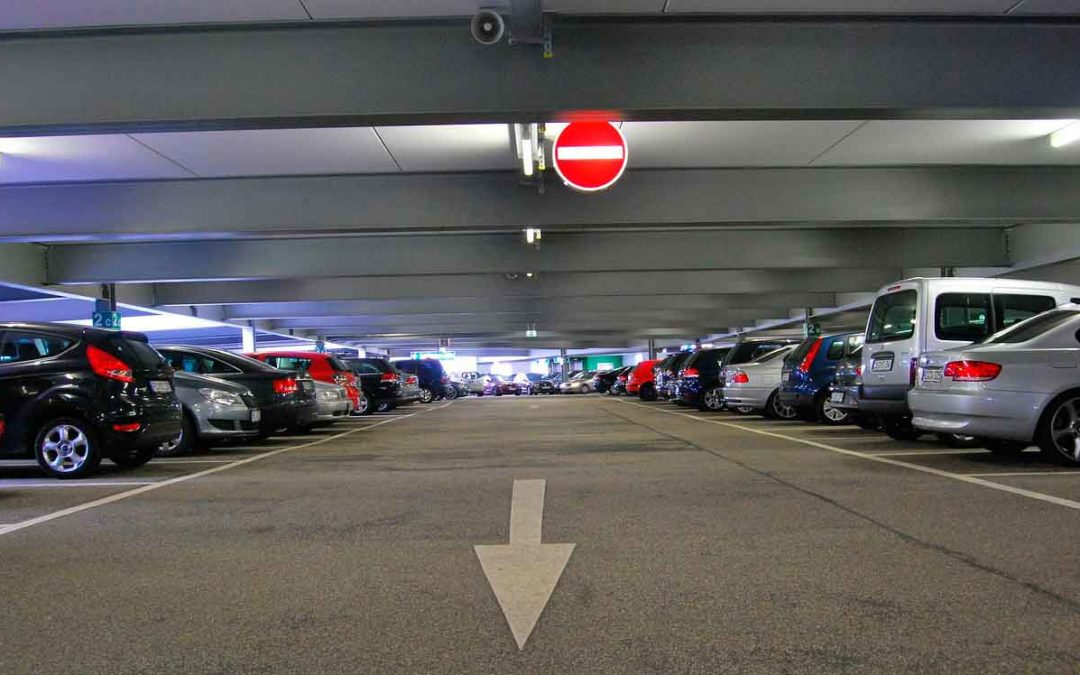 Nos vamos de viaje en avión ¿En qué parking dejamos el coche?