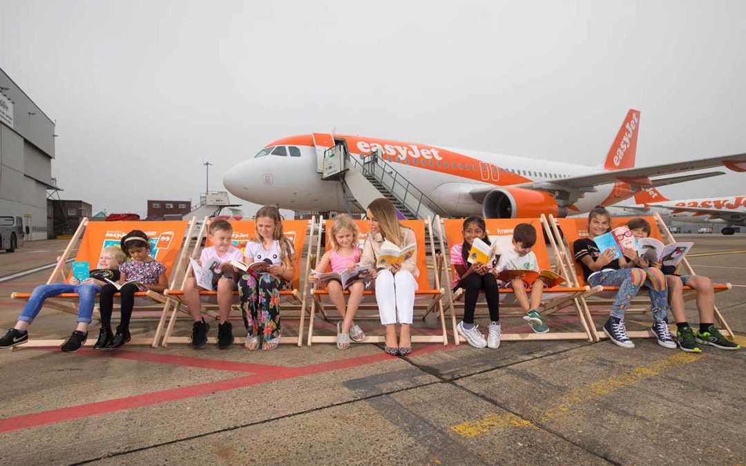 Volar en familia con easyJet es más fácil ahora con libros